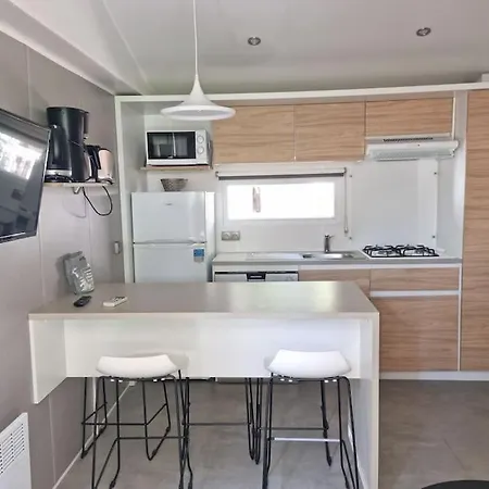 Location D'un Mobil-home De 35 M² Au Les Sables D'or - 4 Etoiles Avec Grand Parc Aquatique *