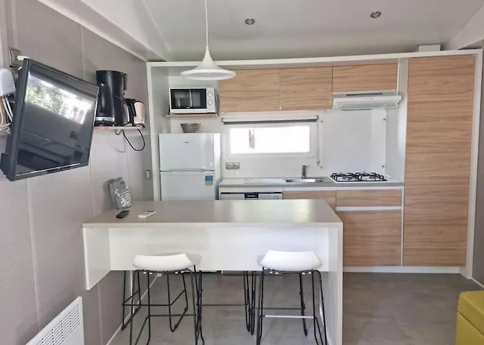 Location D'un Mobil-home De 35 M² Au Les Sables D'or - 4 Etoiles Avec Grand Parc Aquatique *